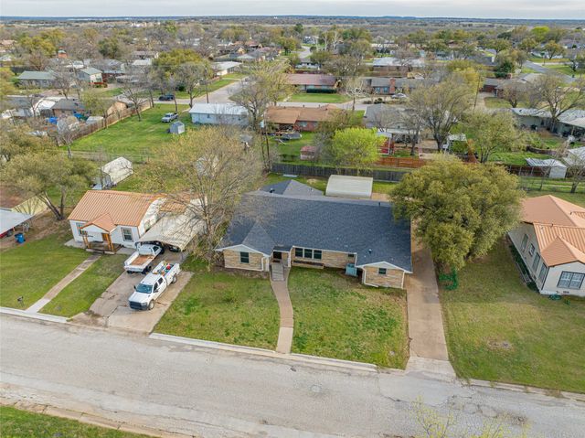 1405 W Wheeler Street, Breckenridge, TX 76424