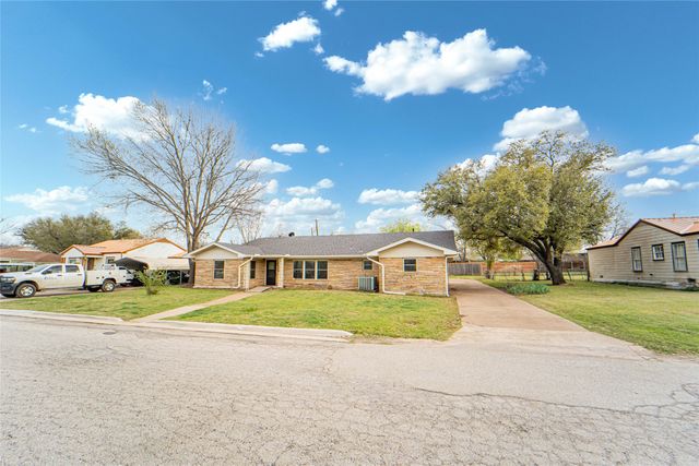 1405 W Wheeler Street, Breckenridge, TX 76424