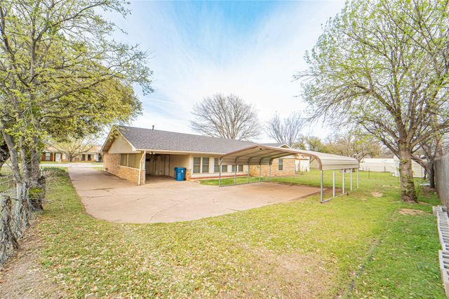 1405 W Wheeler Street, Breckenridge, TX 76424