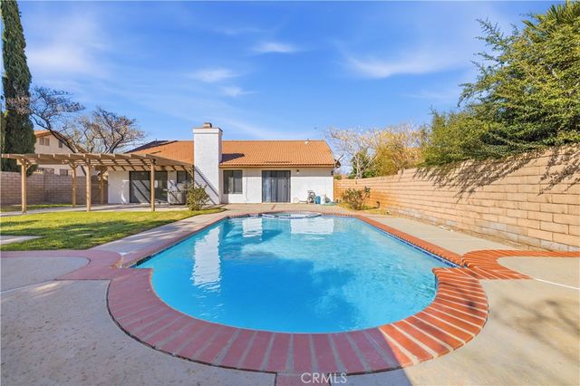 4654 Paseo Hermoso, Palmdale, CA 93551