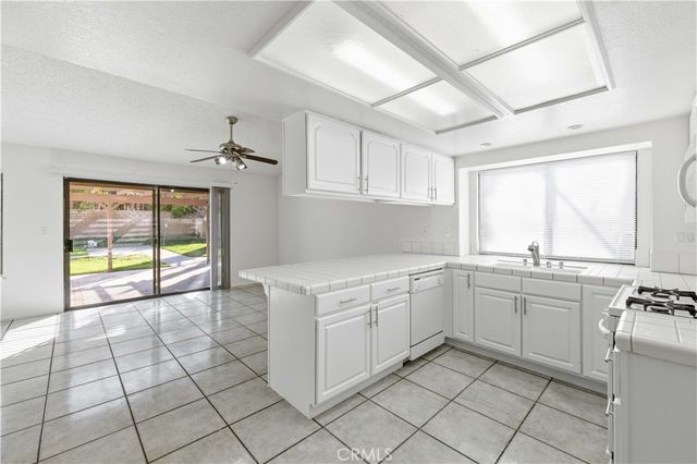 4654 Paseo Hermoso, Palmdale, CA 93551