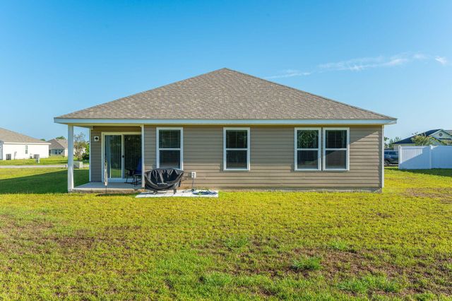 42 E Lockwood Way, Defuniak Springs, FL 32435