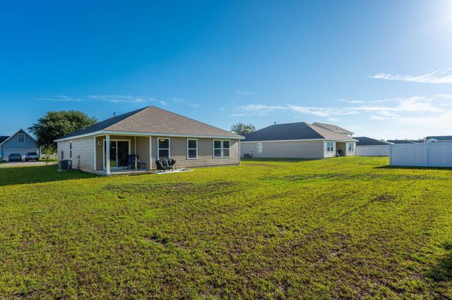 42 E Lockwood Way, Defuniak Springs, FL 32435