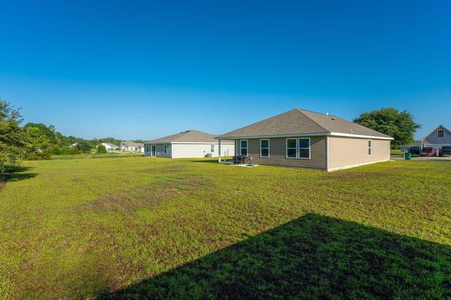 42 E Lockwood Way, Defuniak Springs, FL 32435