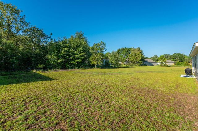 42 E Lockwood Way, Defuniak Springs, FL 32435