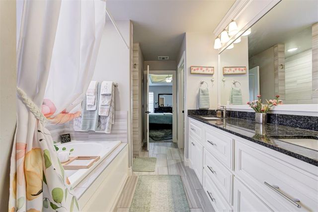 3132 Hunter Crest Drive, Edmond, OK 73034