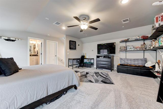 3132 Hunter Crest Drive, Edmond, OK 73034