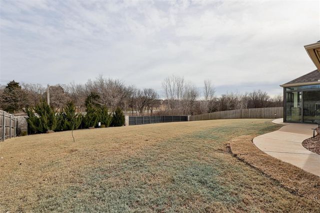 3132 Hunter Crest Drive, Edmond, OK 73034