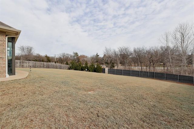 3132 Hunter Crest Drive, Edmond, OK 73034
