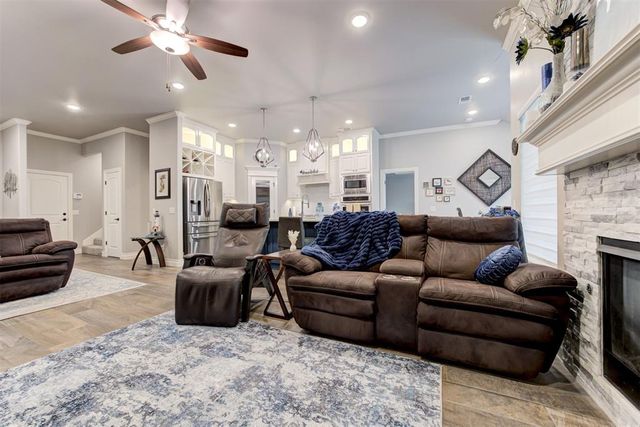 3132 Hunter Crest Drive, Edmond, OK 73034