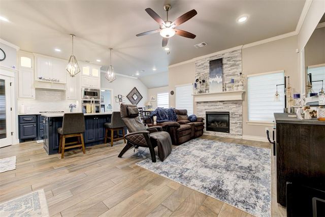 3132 Hunter Crest Drive, Edmond, OK 73034