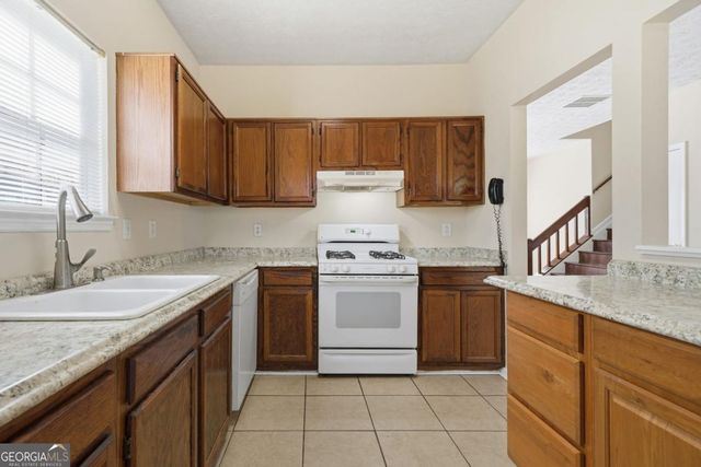 672 Stonebridge Loop, Lithonia, GA 30058