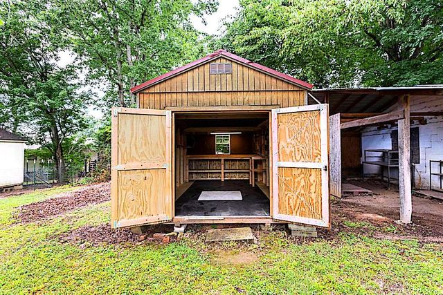 317 Moss Dr, Mcminnville, TN 37110