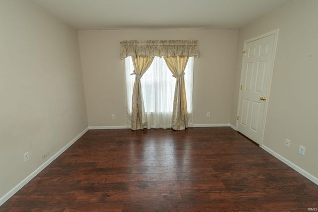 3208 Sand Wood Drive, South Bend, IN 46628