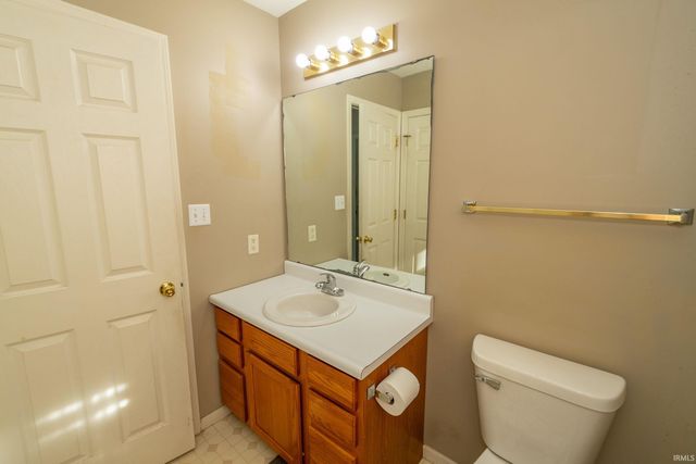 3208 Sand Wood Drive, South Bend, IN 46628