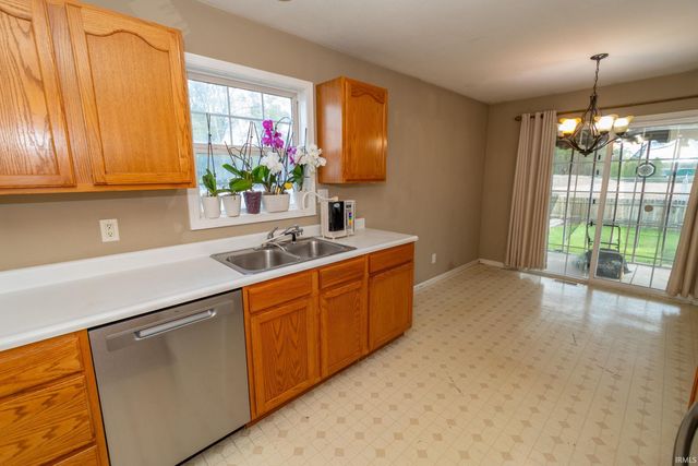 3208 Sand Wood Drive, South Bend, IN 46628