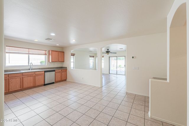 1522 N DESERT WILLOW Avenue, Casa Grande, AZ 85122