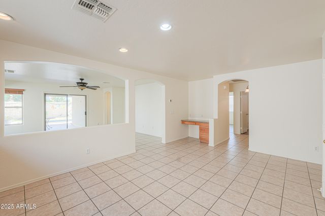 1522 N DESERT WILLOW Avenue, Casa Grande, AZ 85122