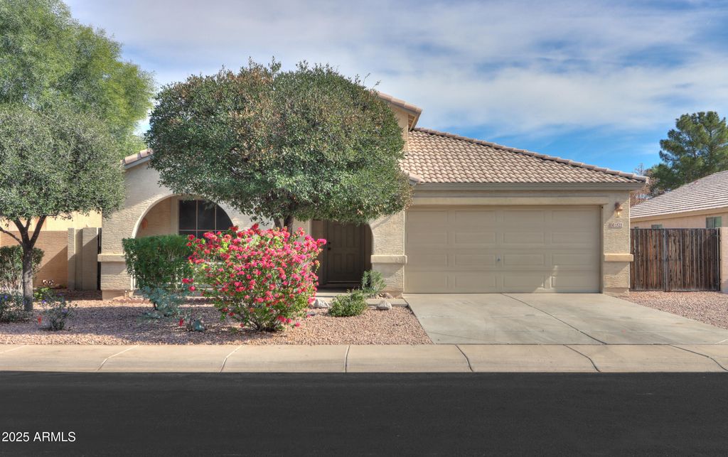 1522 N DESERT WILLOW Avenue, Casa Grande, AZ 85122