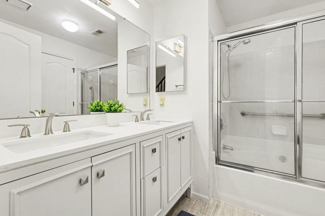 7085 Sweetwater Drive, Florence, KY 41042