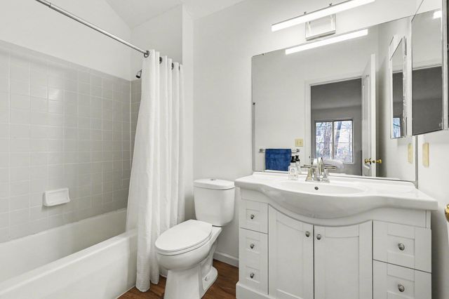 7085 Sweetwater Drive, Florence, KY 41042