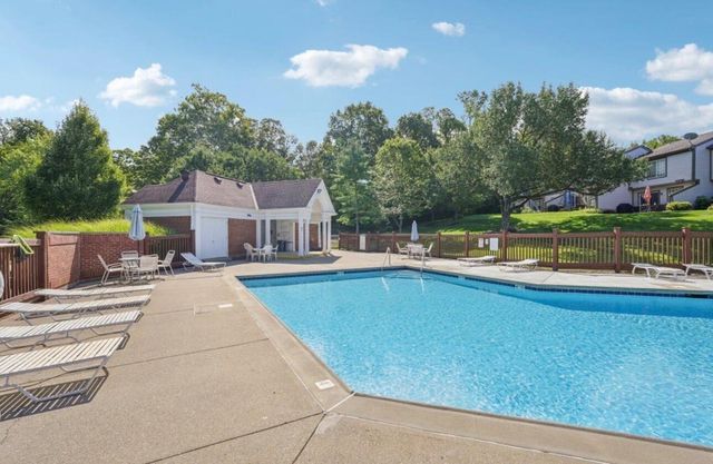 7085 Sweetwater Drive, Florence, KY 41042