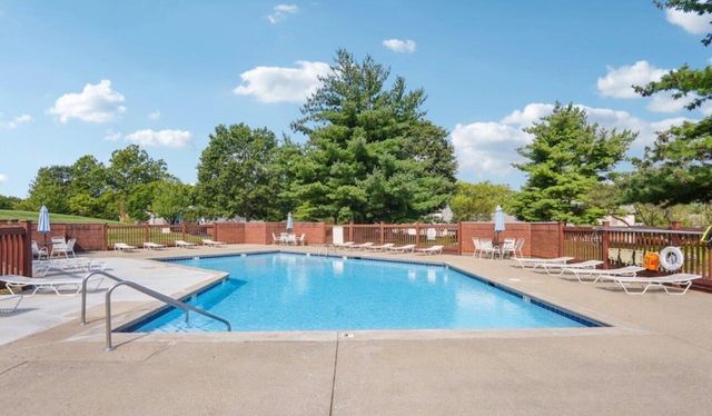 7085 Sweetwater Drive, Florence, KY 41042