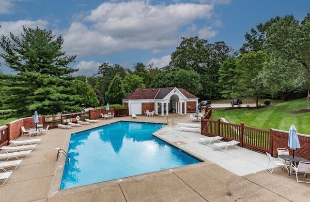 7085 Sweetwater Drive, Florence, KY 41042