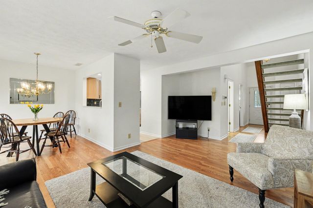 7085 Sweetwater Drive, Florence, KY 41042