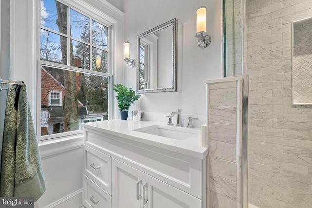 520 WOODLAWN RD, Baltimore, MD 21210