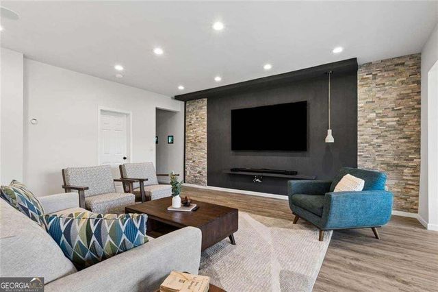 7290 Jamestown Drive, Alpharetta, GA 30005
