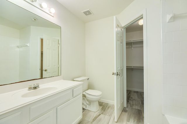 5061 Hauna Lane, Dickinson, TX 77539