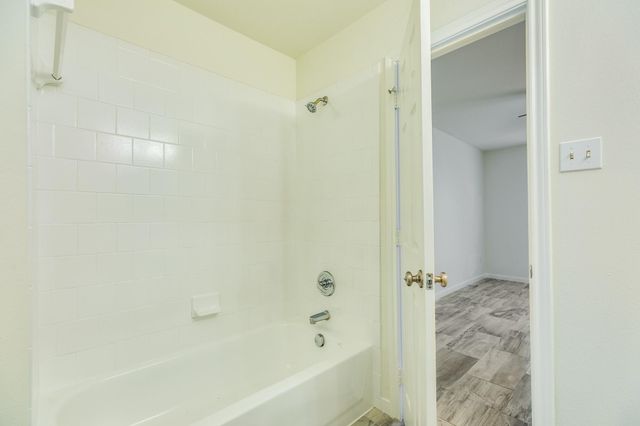 5061 Hauna Lane, Dickinson, TX 77539