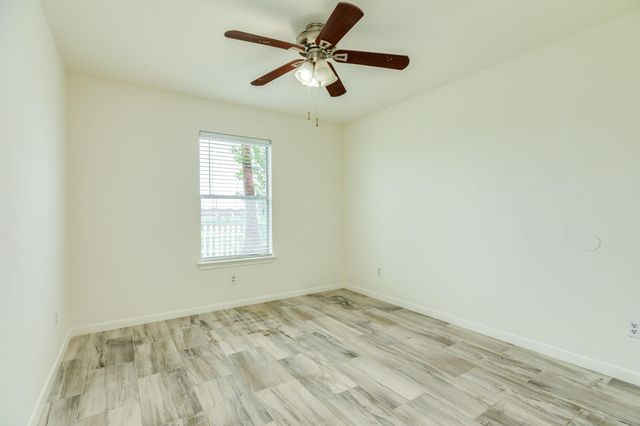 5061 Hauna Lane, Dickinson, TX 77539