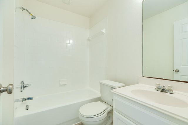5061 Hauna Lane, Dickinson, TX 77539