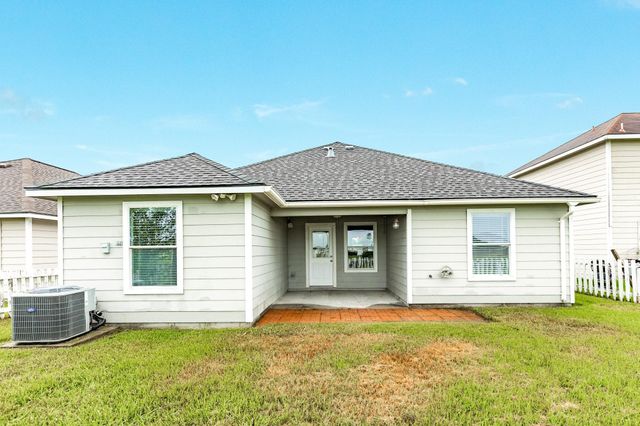 5061 Hauna Lane, Dickinson, TX 77539