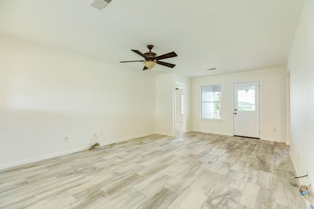 5061 Hauna Lane, Dickinson, TX 77539