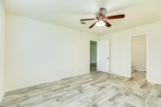 5061 Hauna Lane, Dickinson, TX 77539