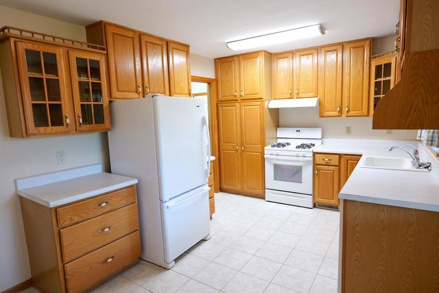 6618 43rd AVENUE, Kenosha, WI 53142