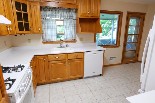 6618 43rd AVENUE, Kenosha, WI 53142