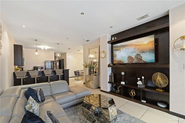 813 Travis Street 203, Mission, TX 78572