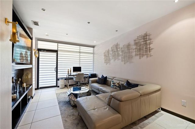 813 Travis Street 203, Mission, TX 78572