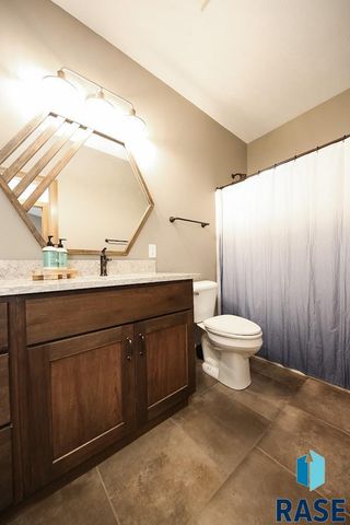 2405 N Main Ave, Tea, SD 57064