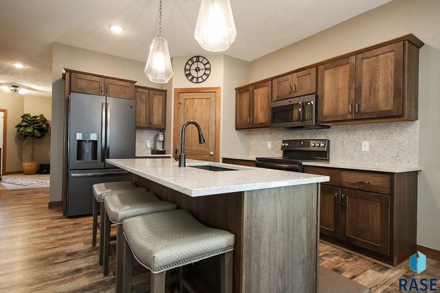 2405 N Main Ave, Tea, SD 57064