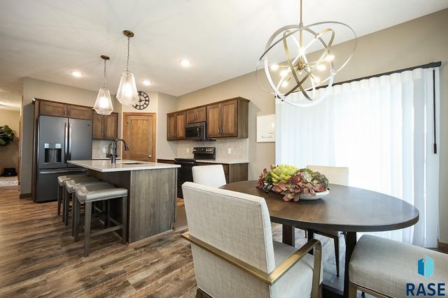 2405 N Main Ave, Tea, SD 57064