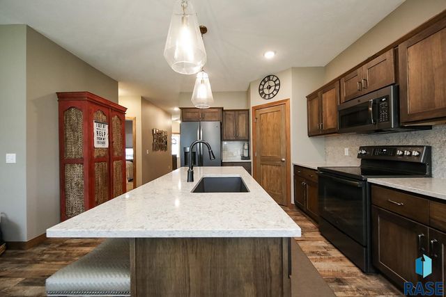 2405 N Main Ave, Tea, SD 57064