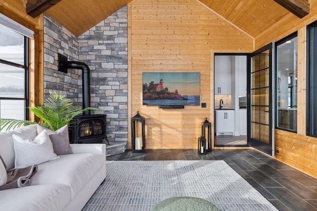 5671 Oakridge Trail S, Afton, MN 55001