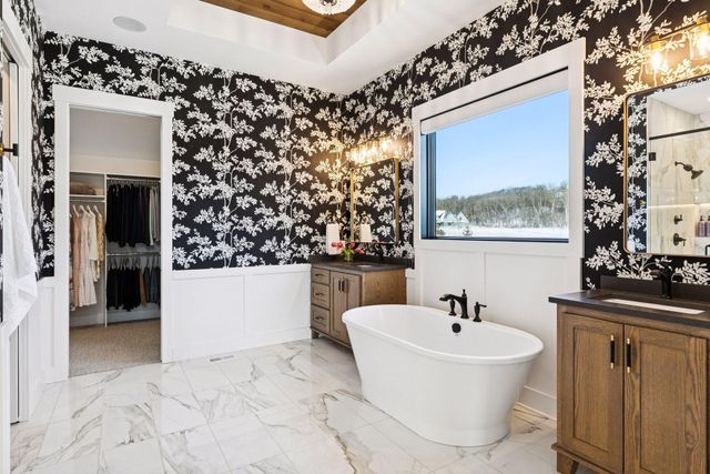 5671 Oakridge Trail S, Afton, MN 55001