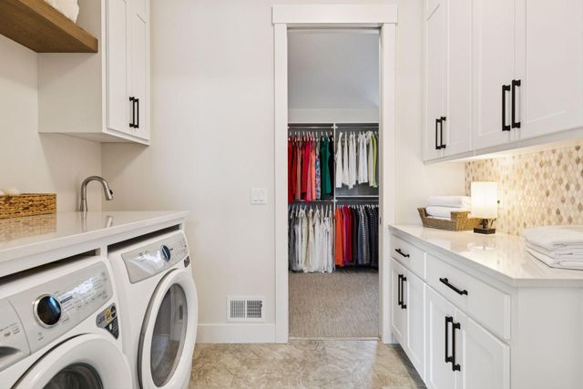 5671 Oakridge Trail S, Afton, MN 55001