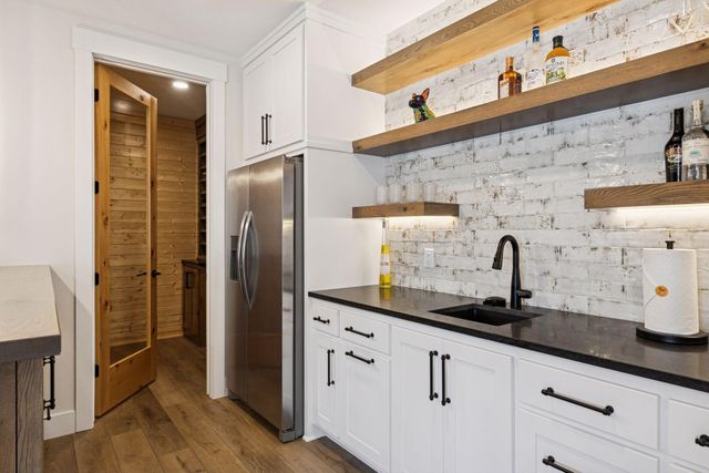 5671 Oakridge Trail S, Afton, MN 55001